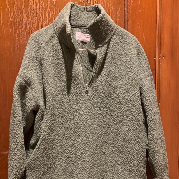 everlane fleece half zip